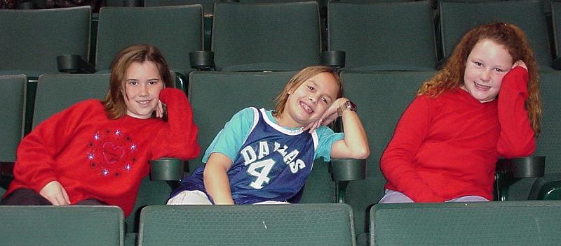 2000 - Indian Princess Dallas Mavs - Sara, Fiona & Stephanie.jpg - 2000 - Indian Princess Dallas Mavs Game - Sara, Fiona & Stephanie